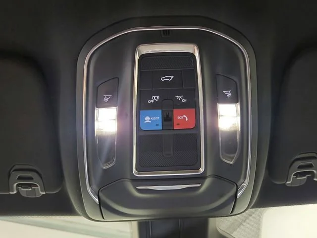 2024 Jeep Wagoneer L Series II - Photo 29