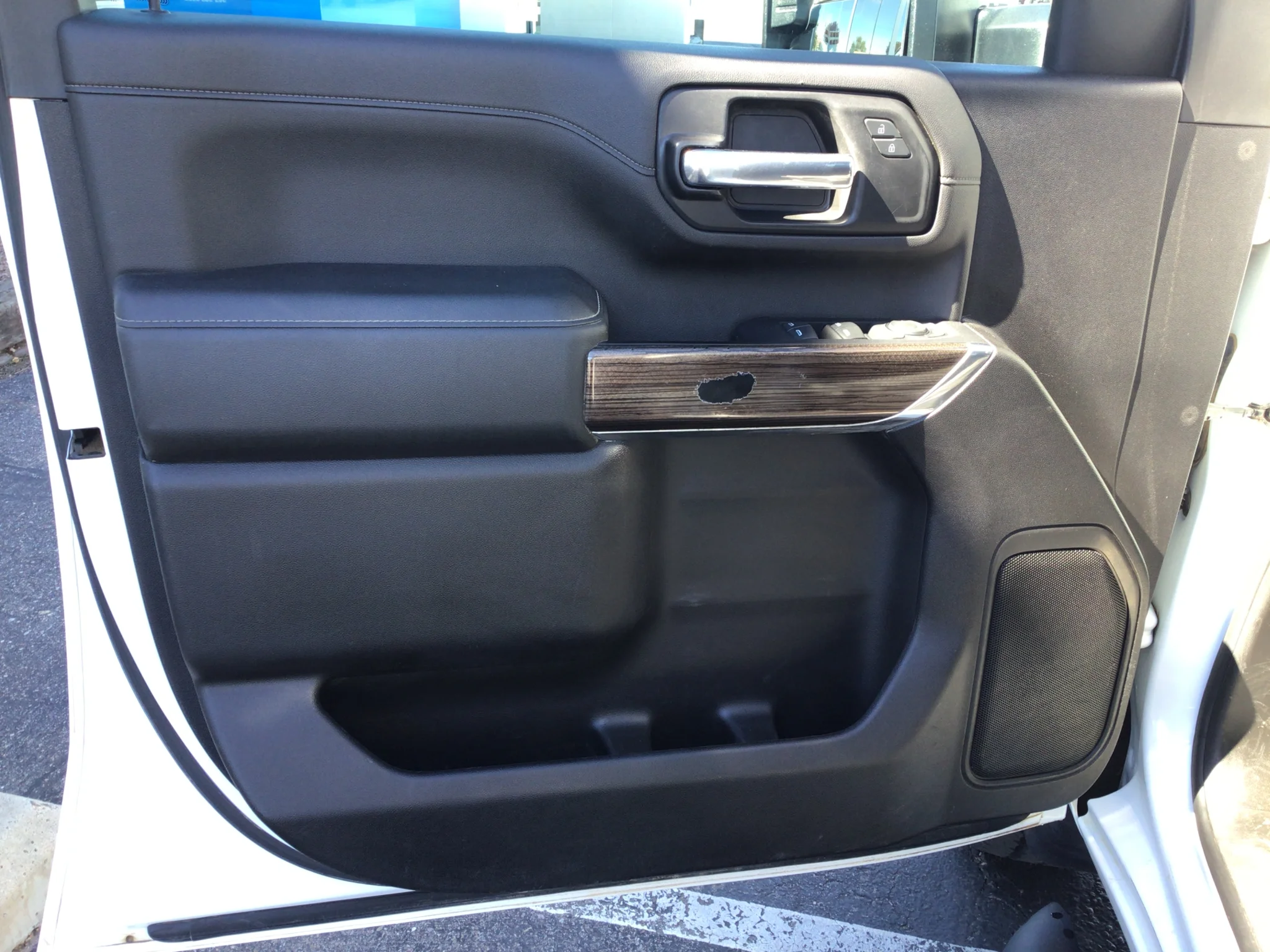 Used 2022 SUMMIT WHITE Chevrolet LT image 11