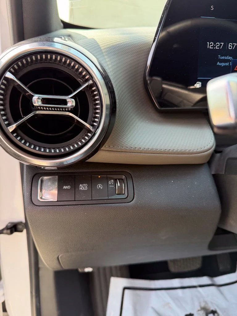 Used 2025 Summit White Chevrolet LT image 11