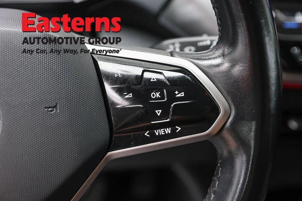 Used 2021 White Volkswagen Pro image 16