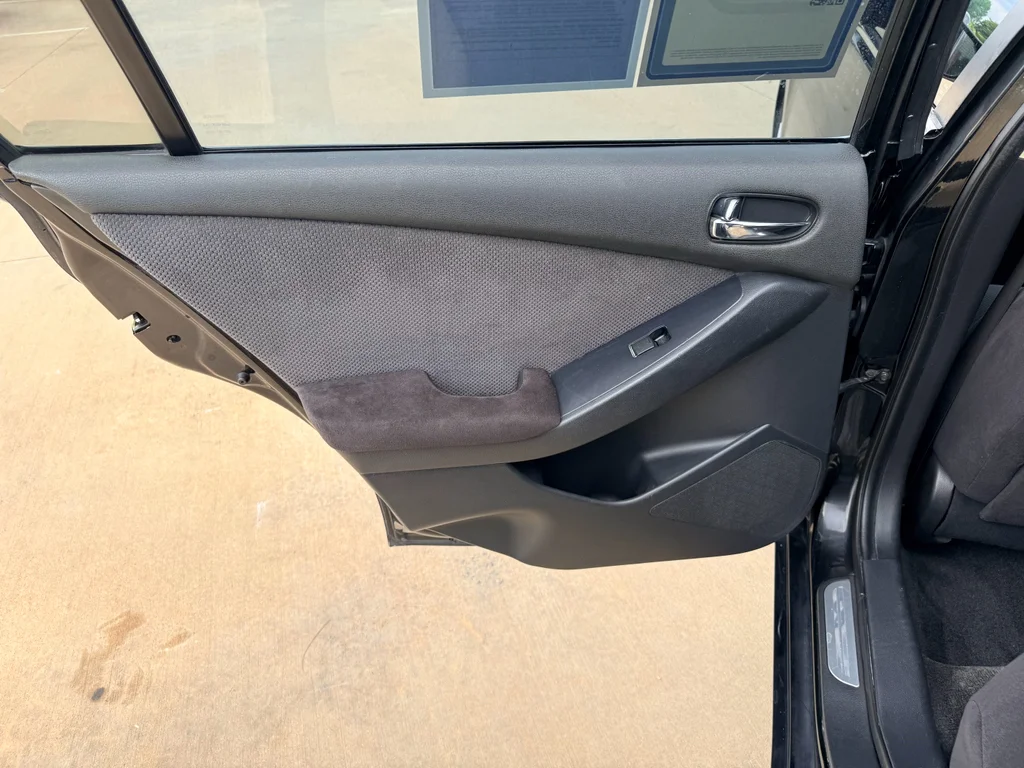 Used 2007 Super Black Nissan 2.5 S image 25