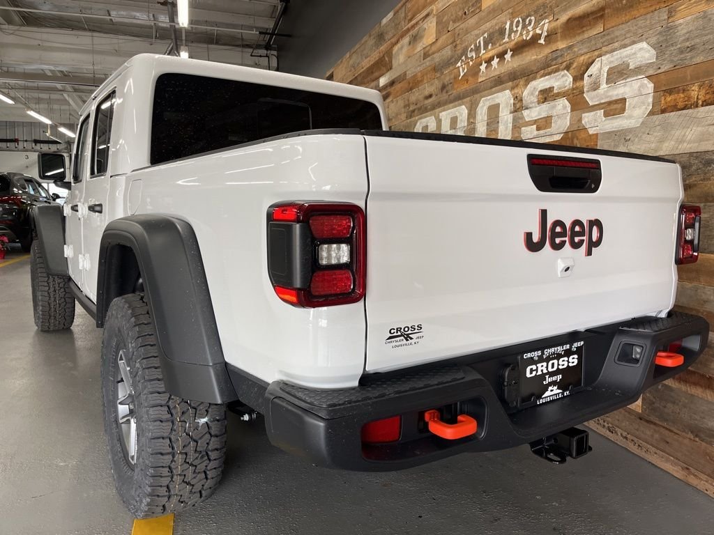 New 2026 Bright White Clear-Coat Exterior Paint Jeep Mojave image 24