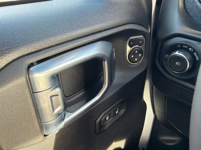 New 2026 White/off-white Jeep  image 22