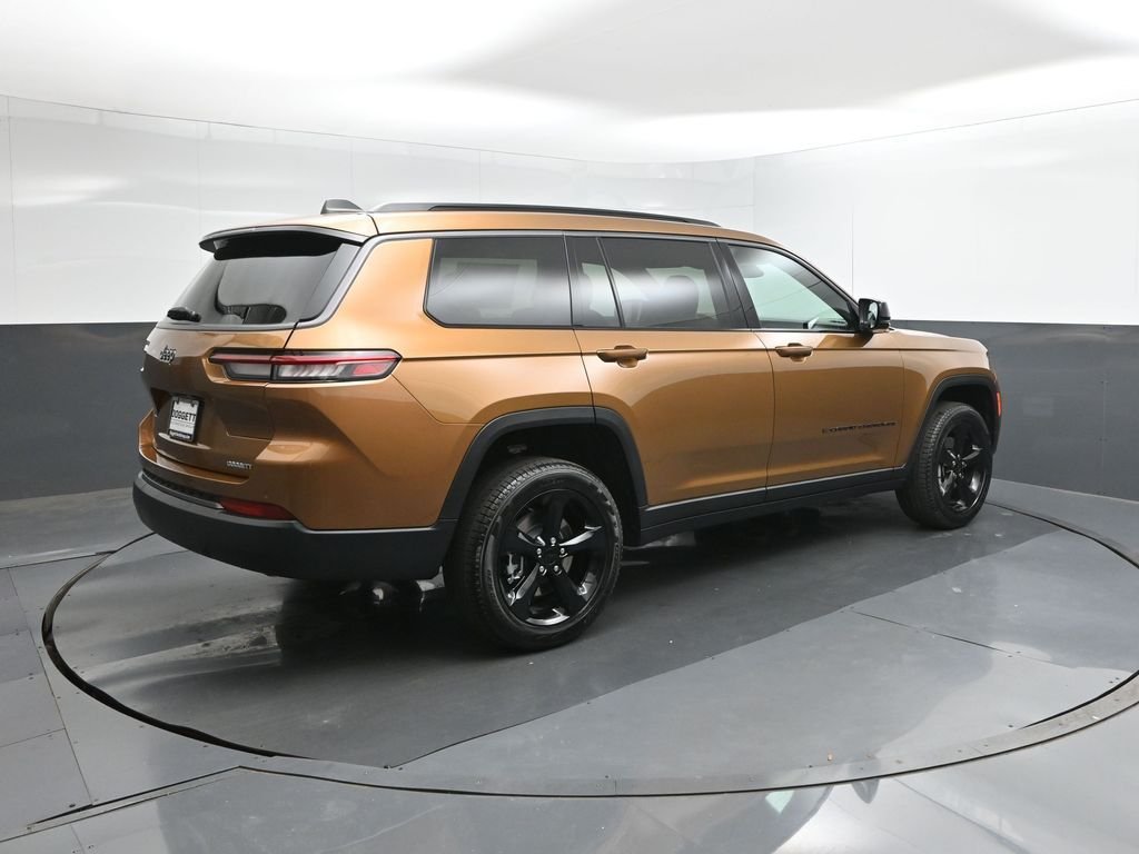 New 2026 Copper Shino Metallic Clear-Coat Exterior Paint Jeep Limited image 8