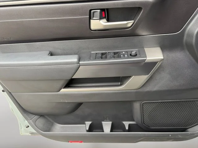 Used 2025  Toyota SR5 image 10