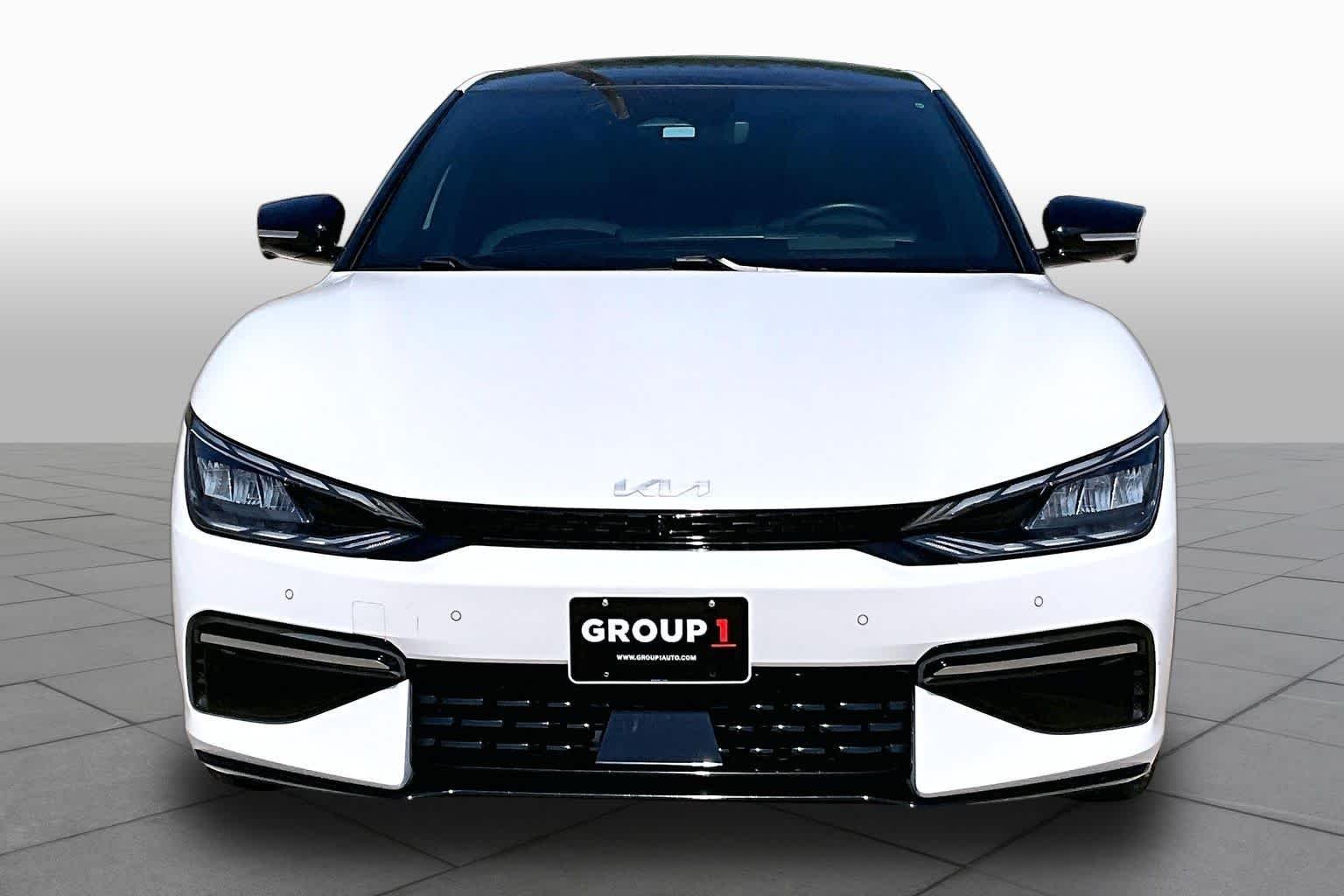 Used 2024 Snow White Pearl Kia GT-Line image 3