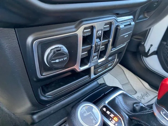 Used 2023 White Jeep Sahara image 23