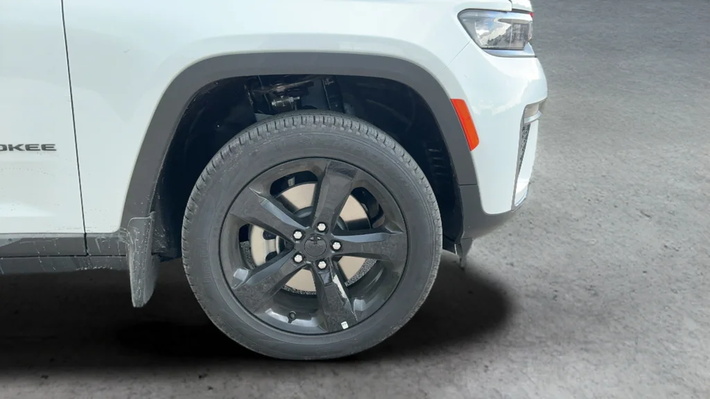 New 2026 Bright White Clearcoat Jeep Limited image 24