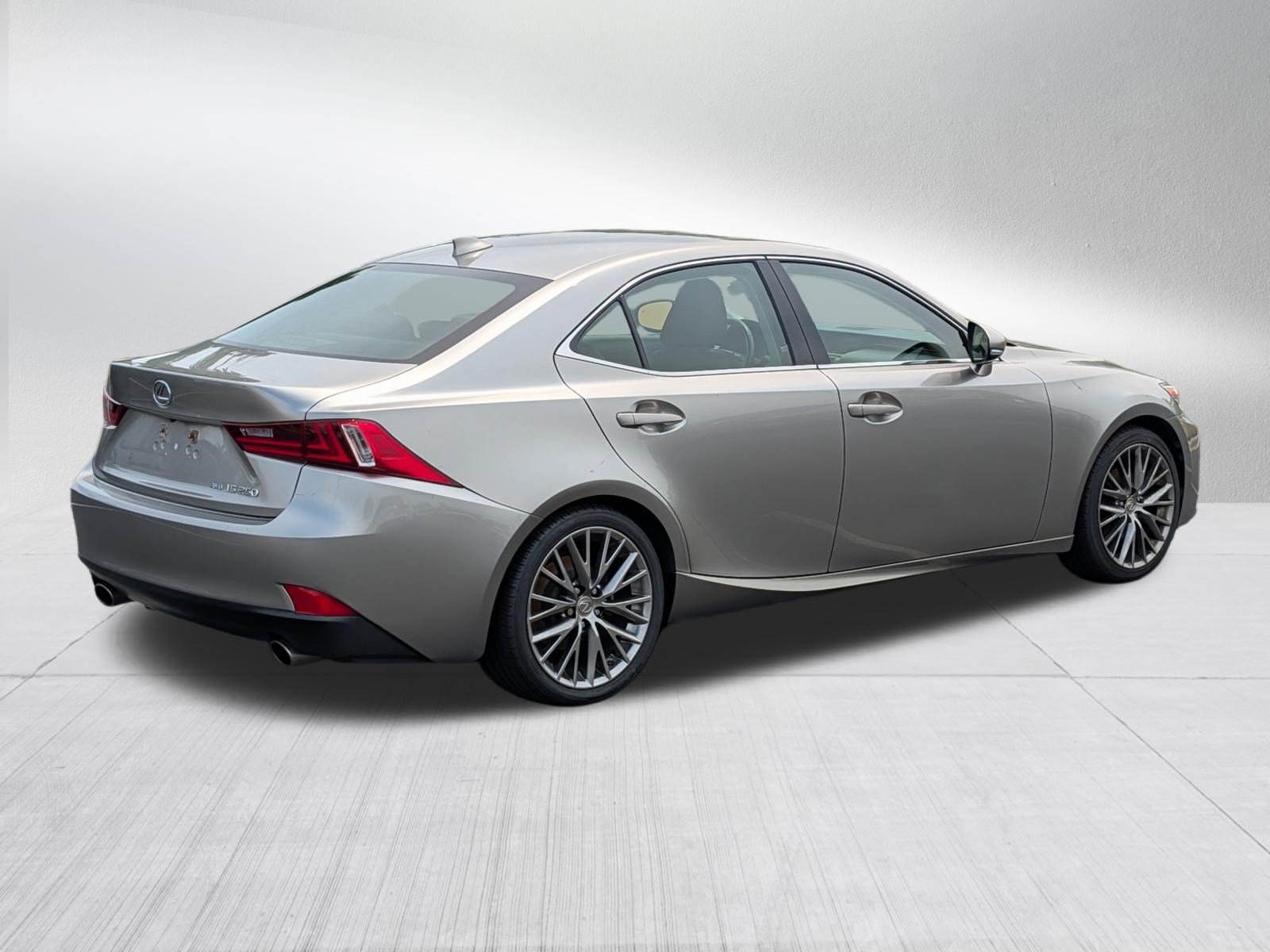 Used 2015 Atomic Silver Lexus  image 7