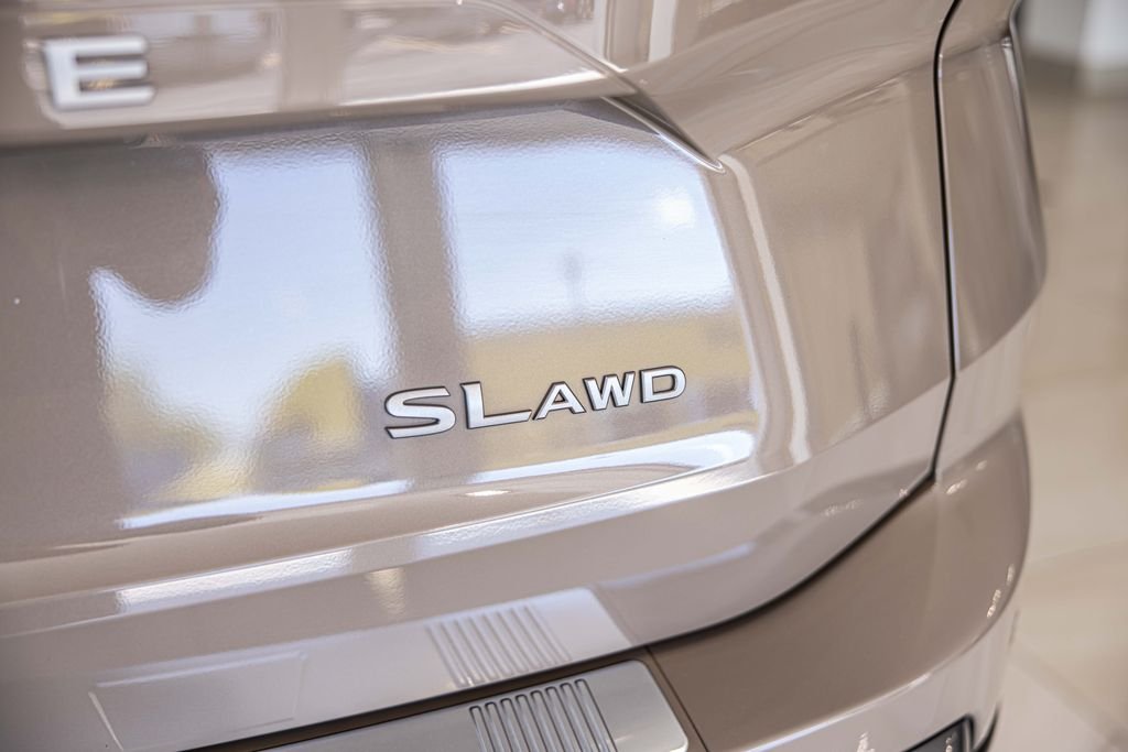 Used 2025 Black Nissan SL image 15