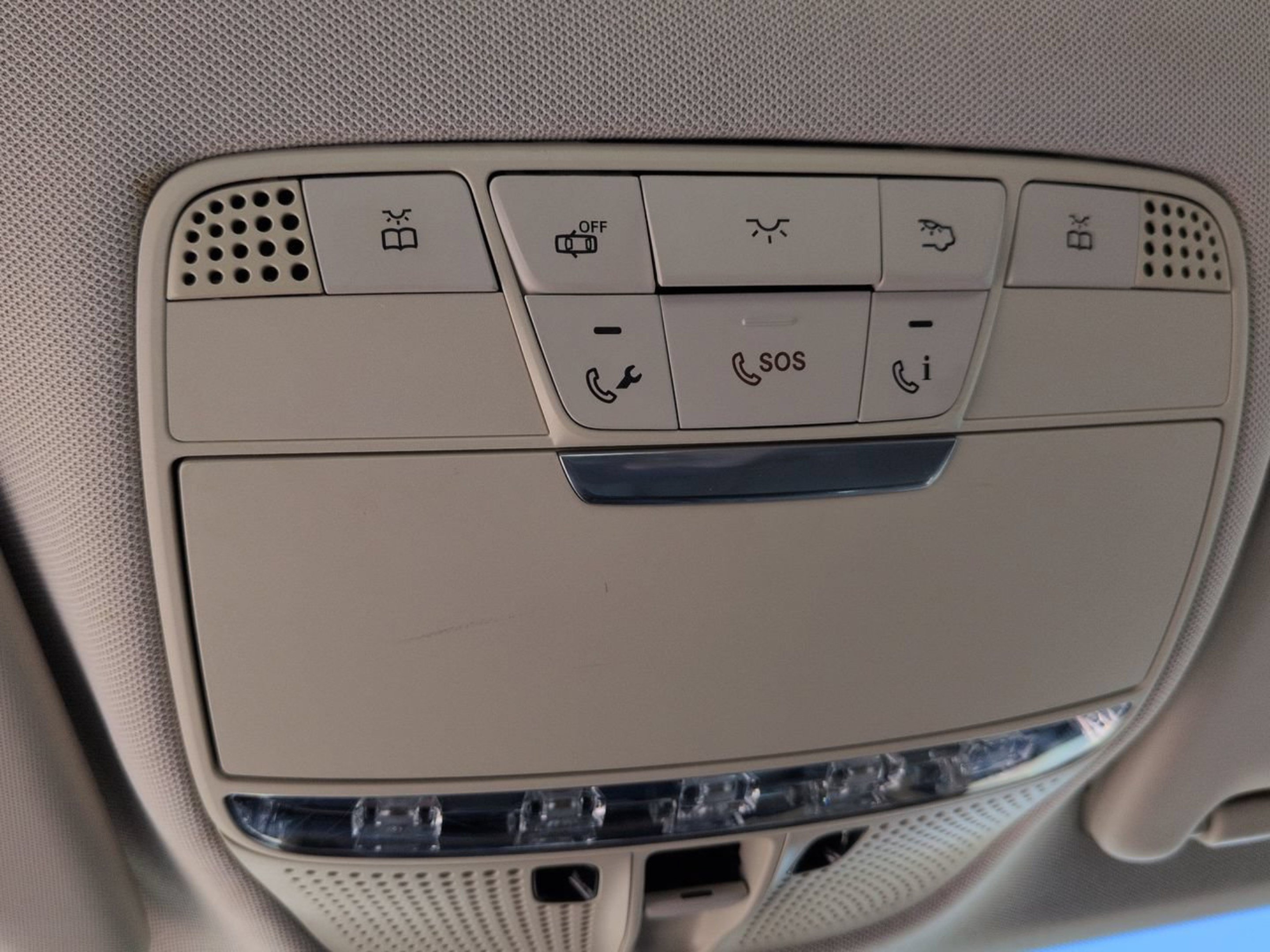 Used 2015 Polar White Mercedes-Benz C 300 image 25