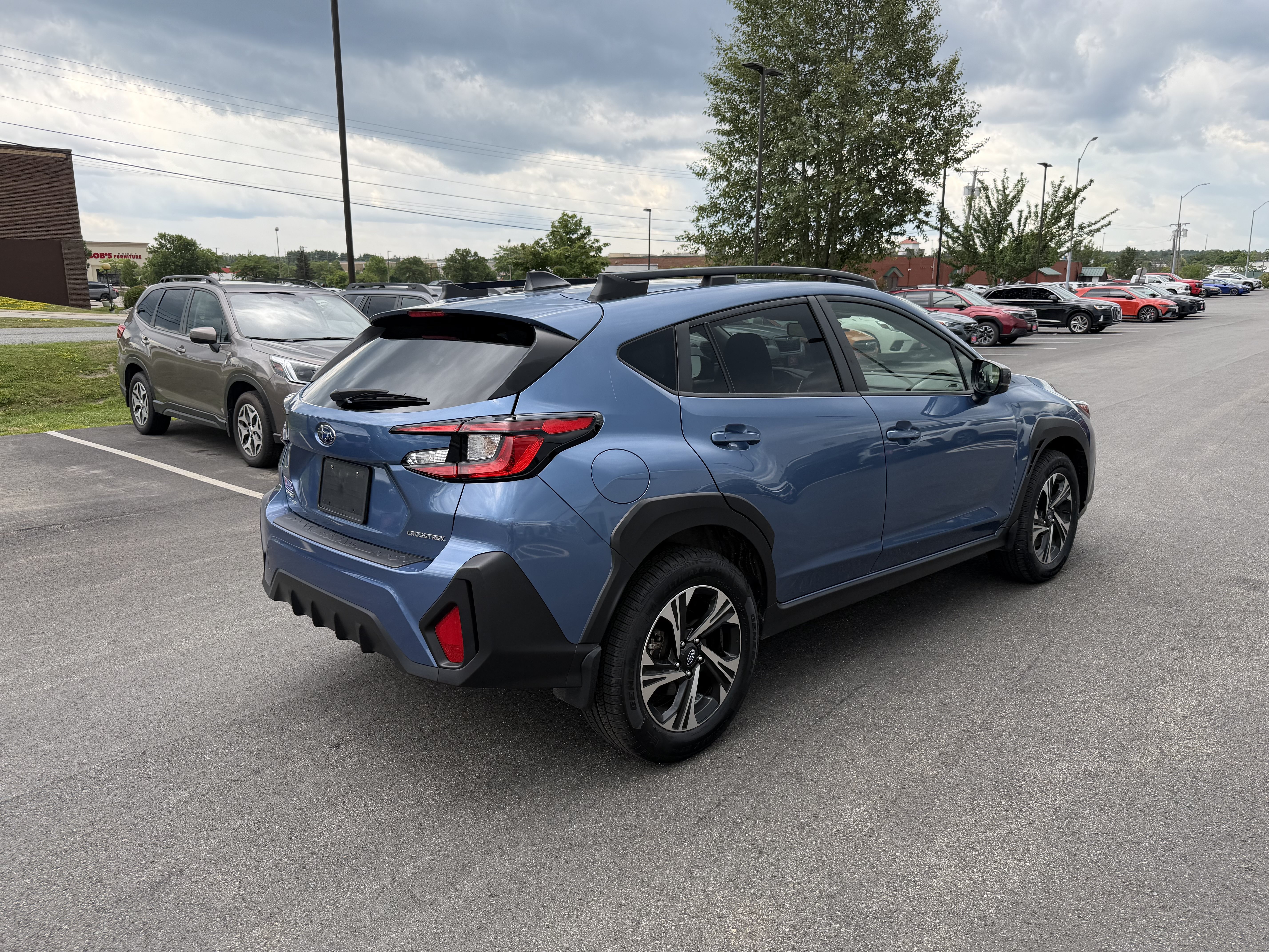 Used 2024 Horizon Blue Pearl Subaru Premium image 5