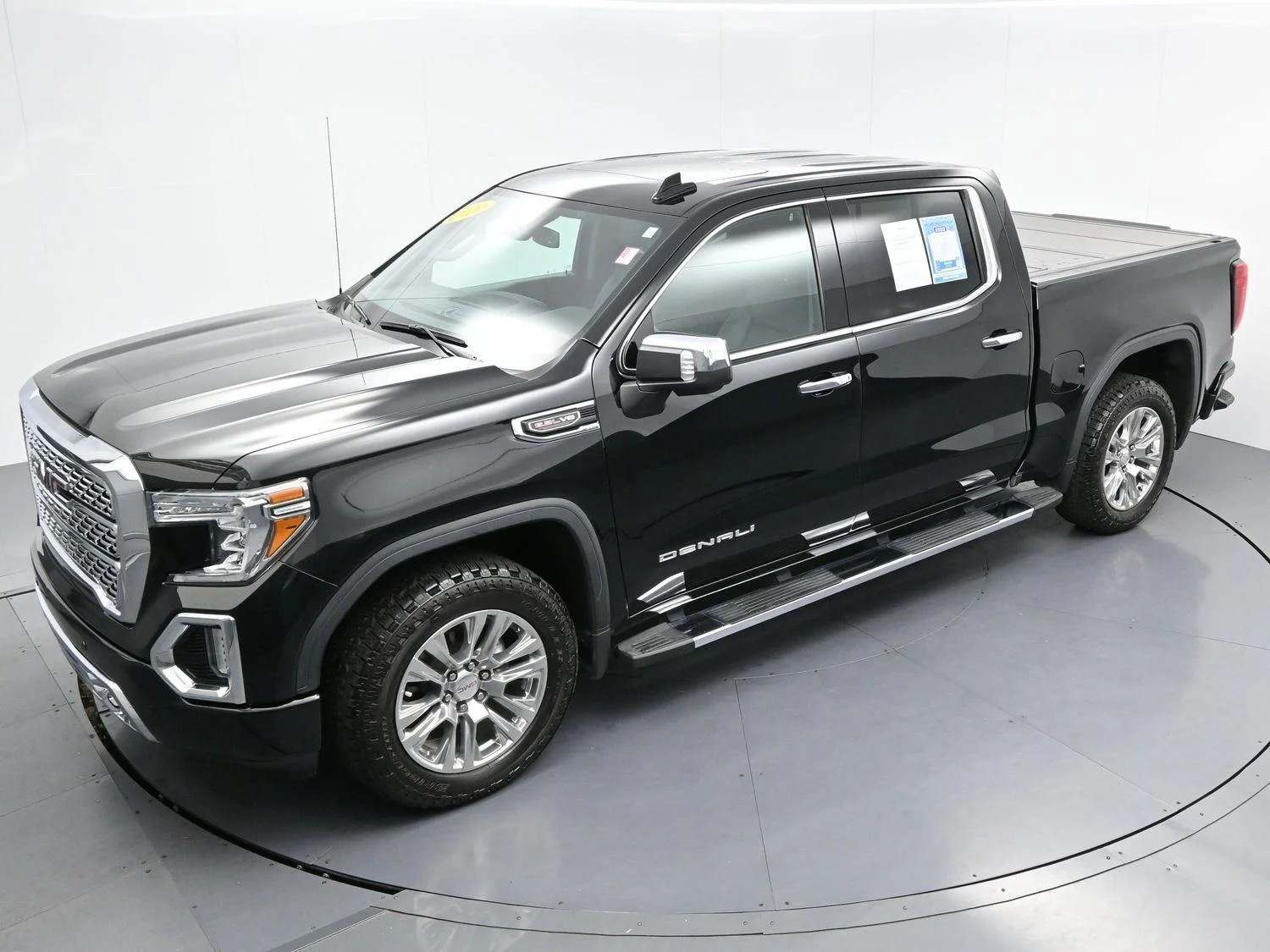 Used 2021 Onyx Black GMC Denali image 43