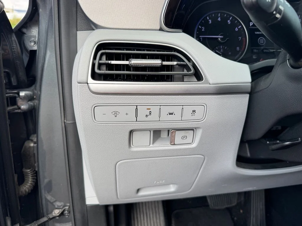 Used 2021 Gray Hyundai SEL image 19