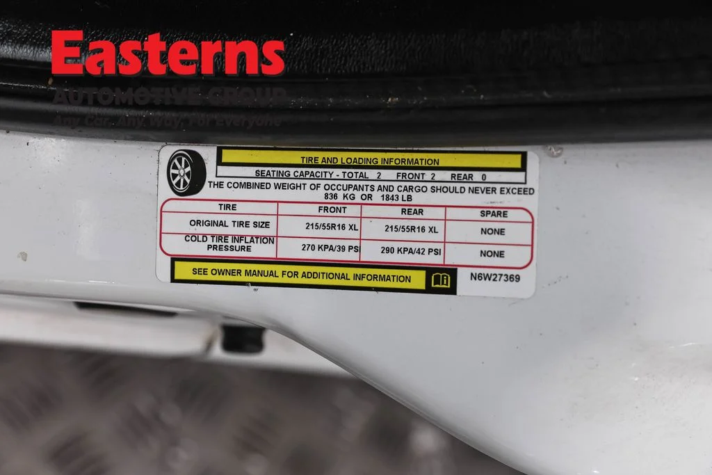 Used 2022 White Ram Base image 32