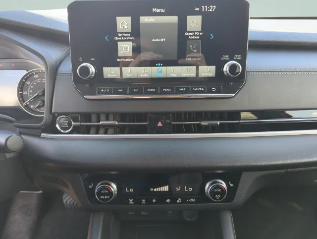 Used 2024  Mitsubishi SE image 37