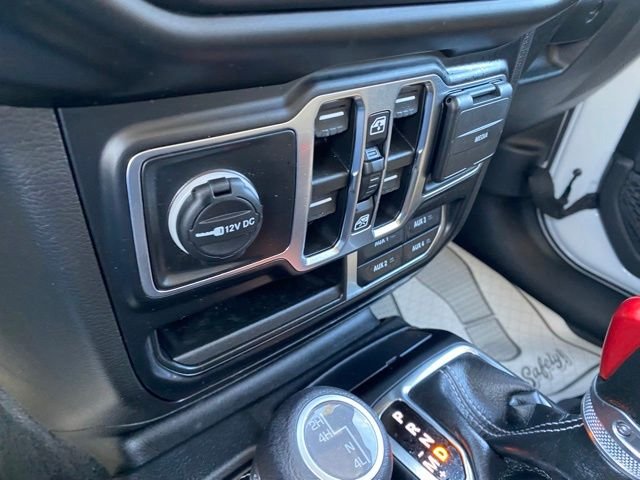 Used 2023 White Jeep Sahara image 23