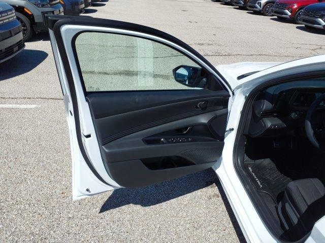 New 2026 White Hyundai SEL Sport image 28