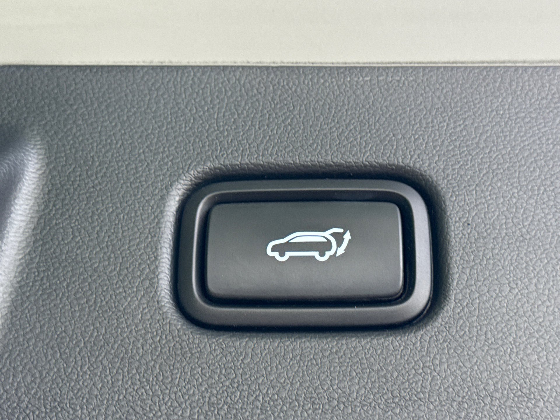 Used 2024 Shimmering Silver Hyundai SEL image 11