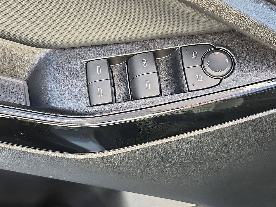 2027 Chevrolet Equinox LT - Photo 13