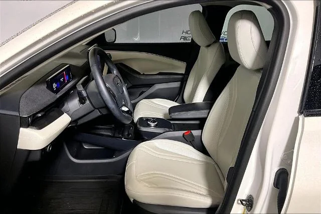Used 2024 White Ford Premium image 46