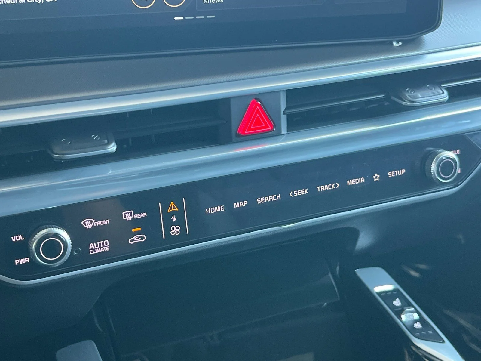 New 2026 White Kia X-Line SX Prestige image 25