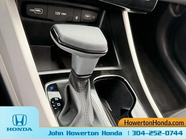 Used 2024 Black Hyundai SEL image 23