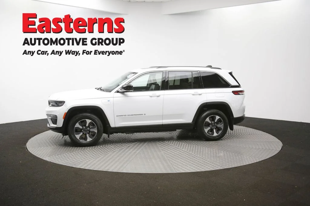 Used 2022 White Jeep 4xe image 54