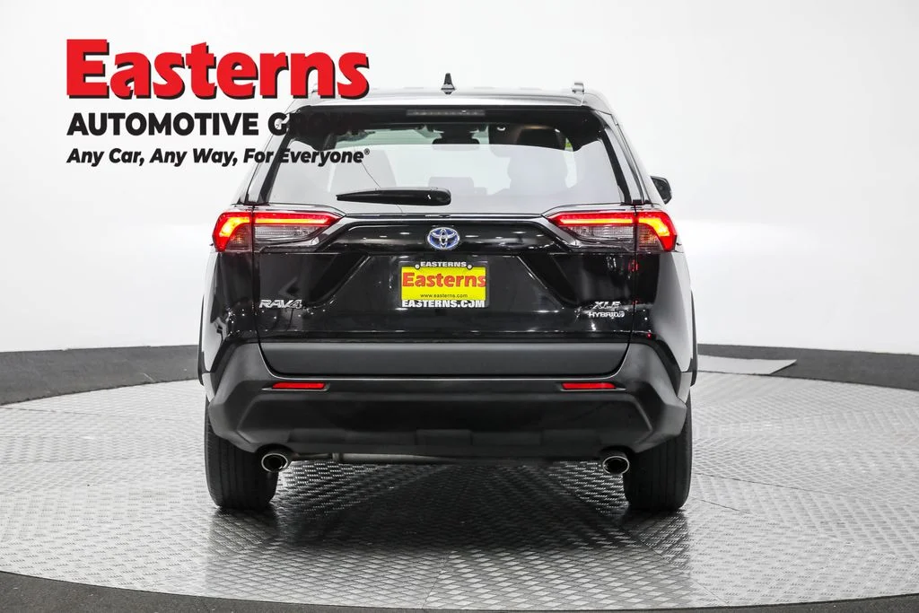 Used 2021 Black Toyota XLE image 6