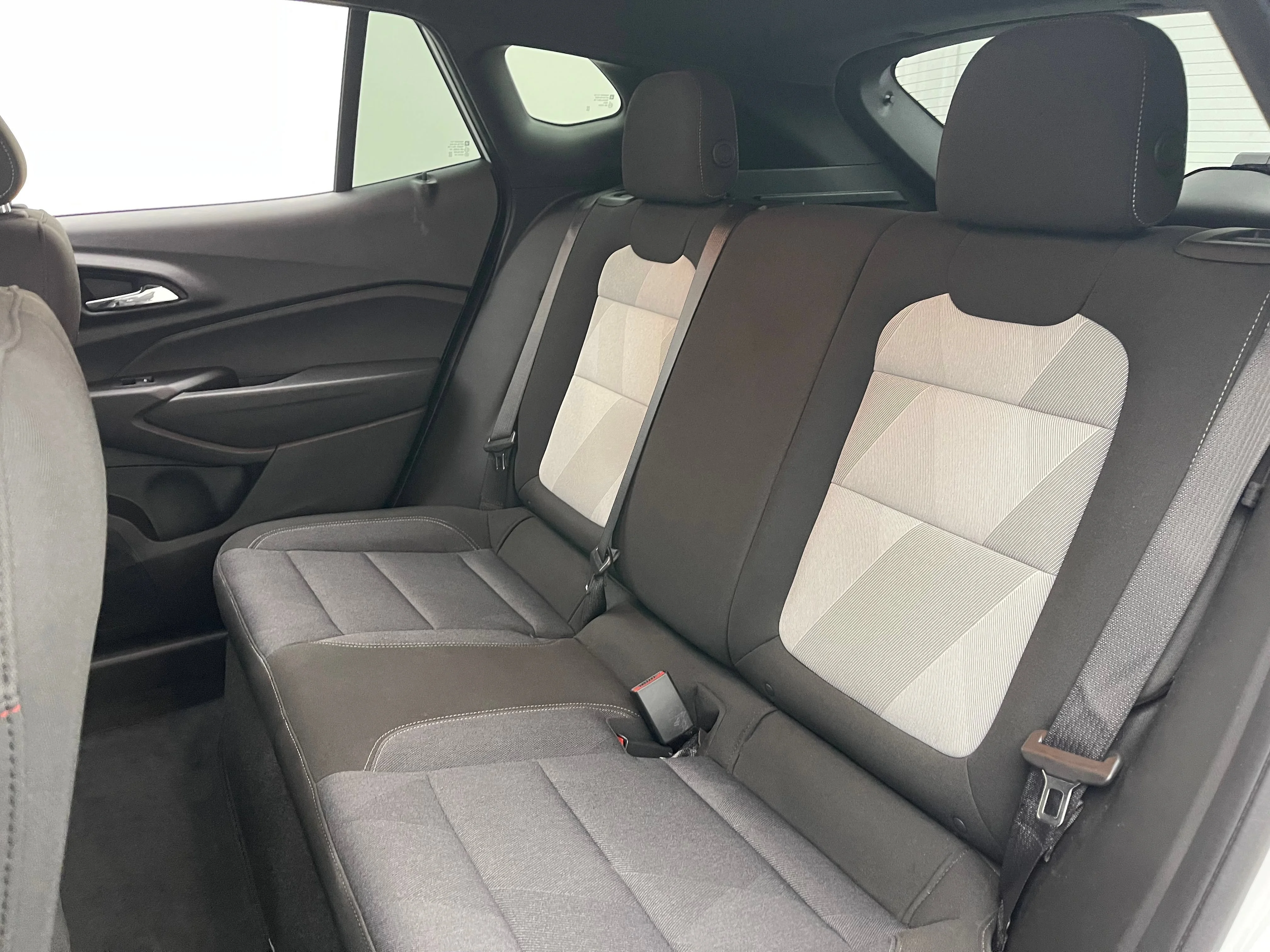 Used 2024 Summit White Chevrolet 1RS image 37