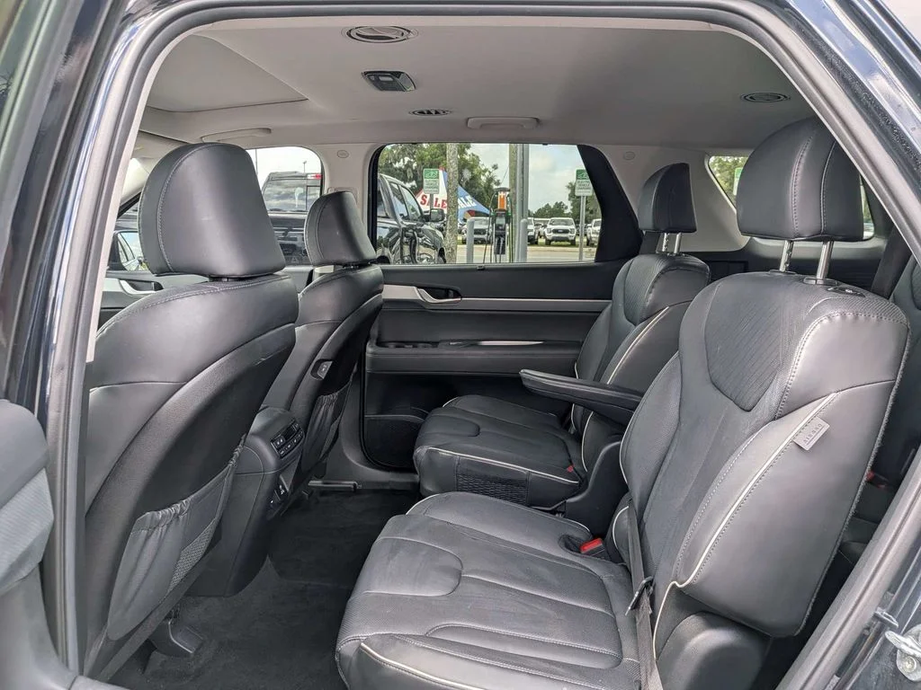 Used 2025 White Hyundai SEL Premium image 15