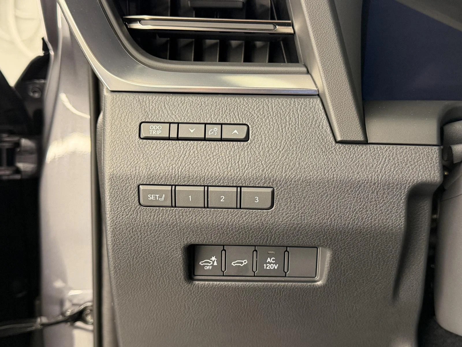 Certified Used 2025 Nebula Gray Pearl Lexus GX 550 Premium+ image 17