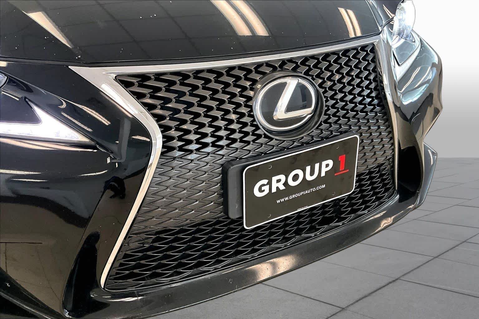 Used 2015 Obsidian Lexus  image 28