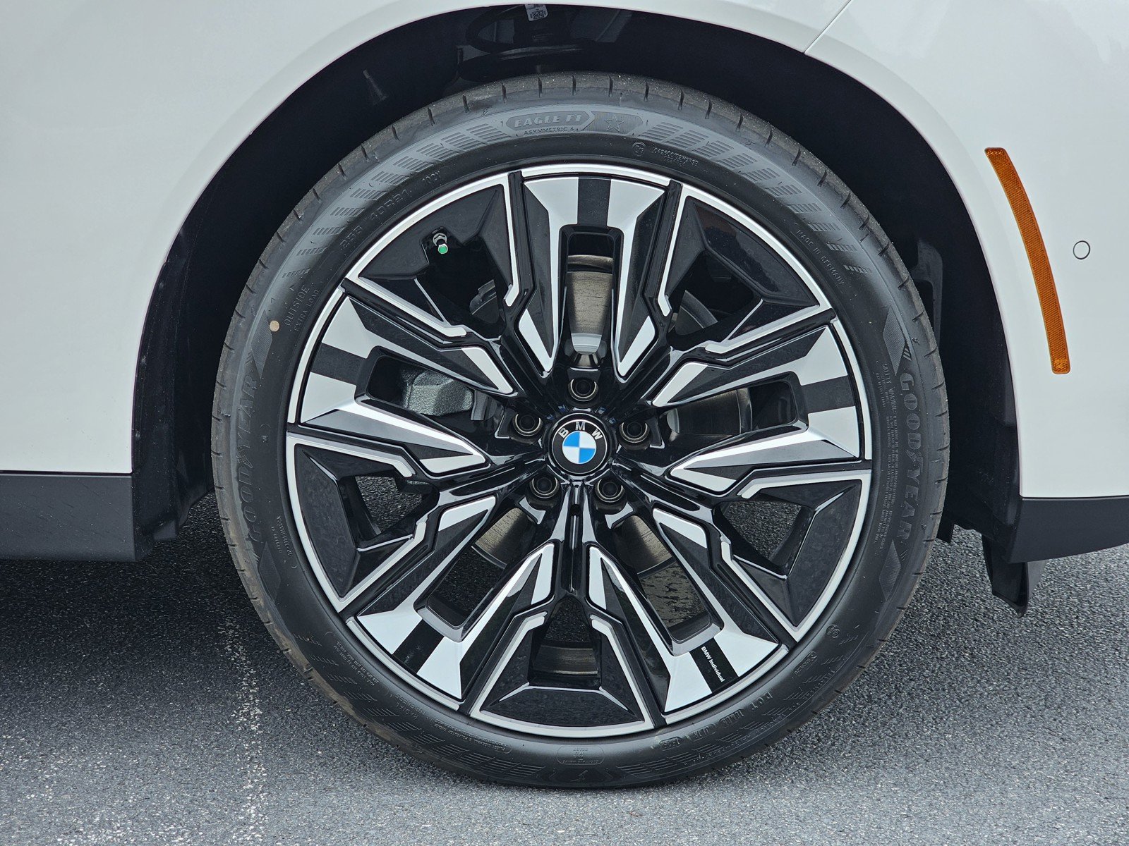 2026 BMW X3 30 - Photo 13