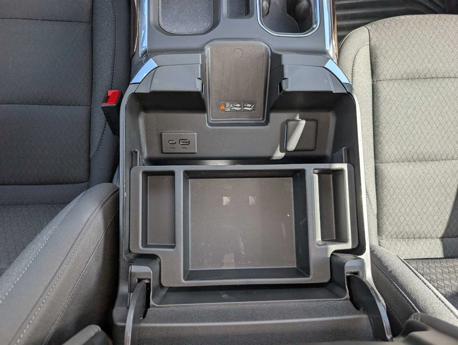 New 2026 Sterling Metallic GMC Elevation image 15