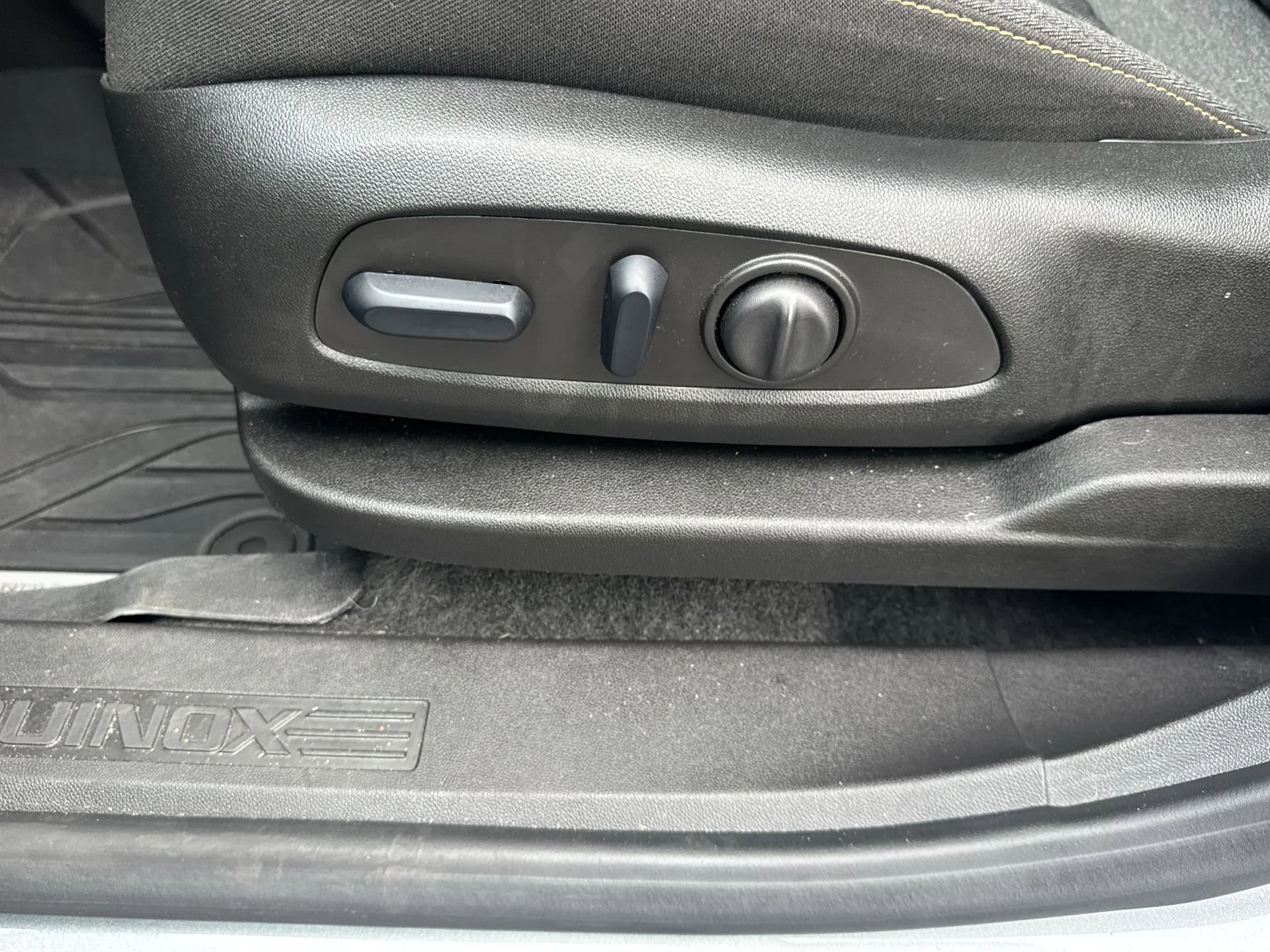 2024 Chevrolet Equinox LT - Photo 12