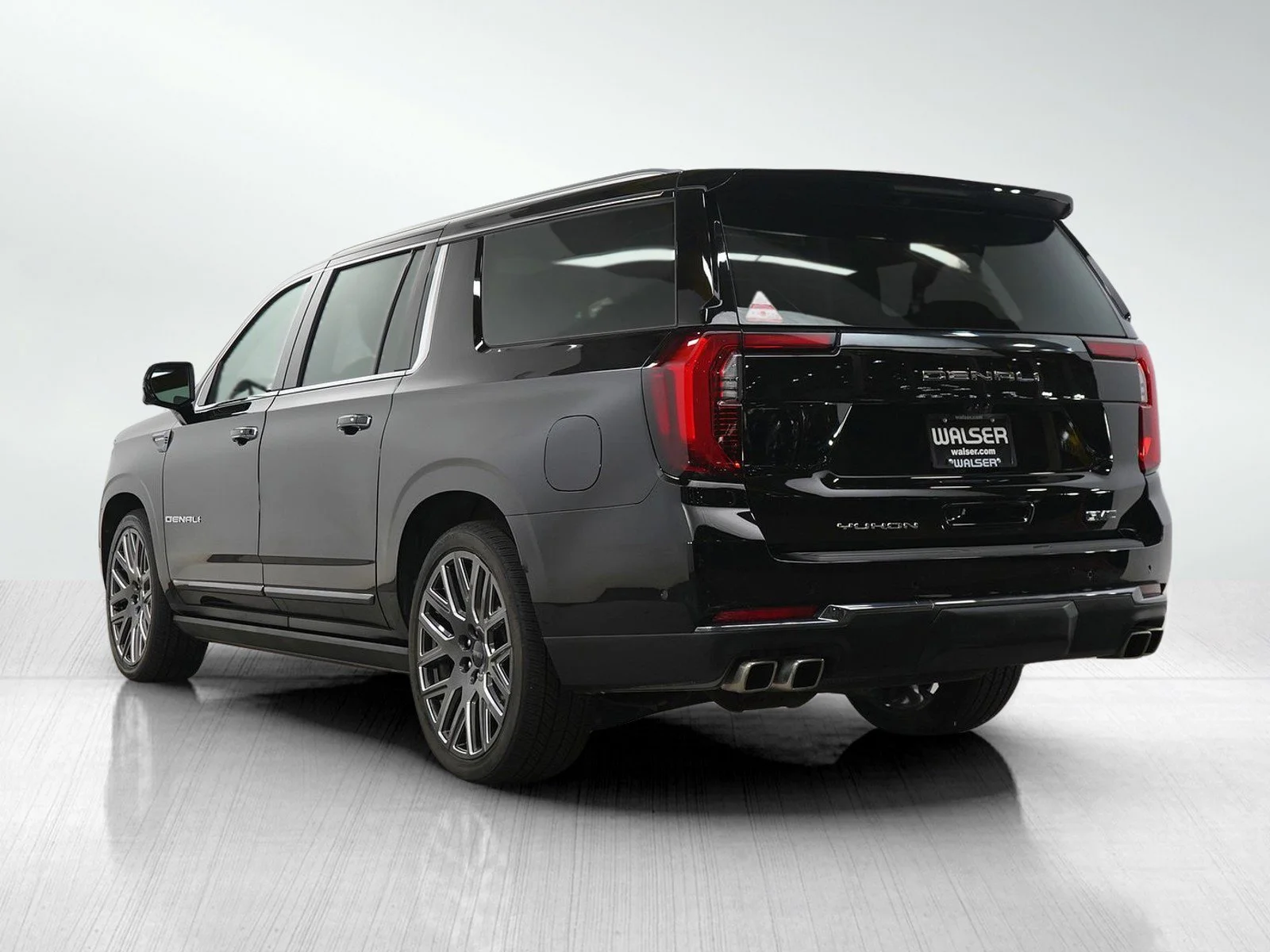 Used 2025 GMC Yukon XL Denali Ultimate with VIN 1GKS2KR88SR314926 for sale in Roseville, Minnesota