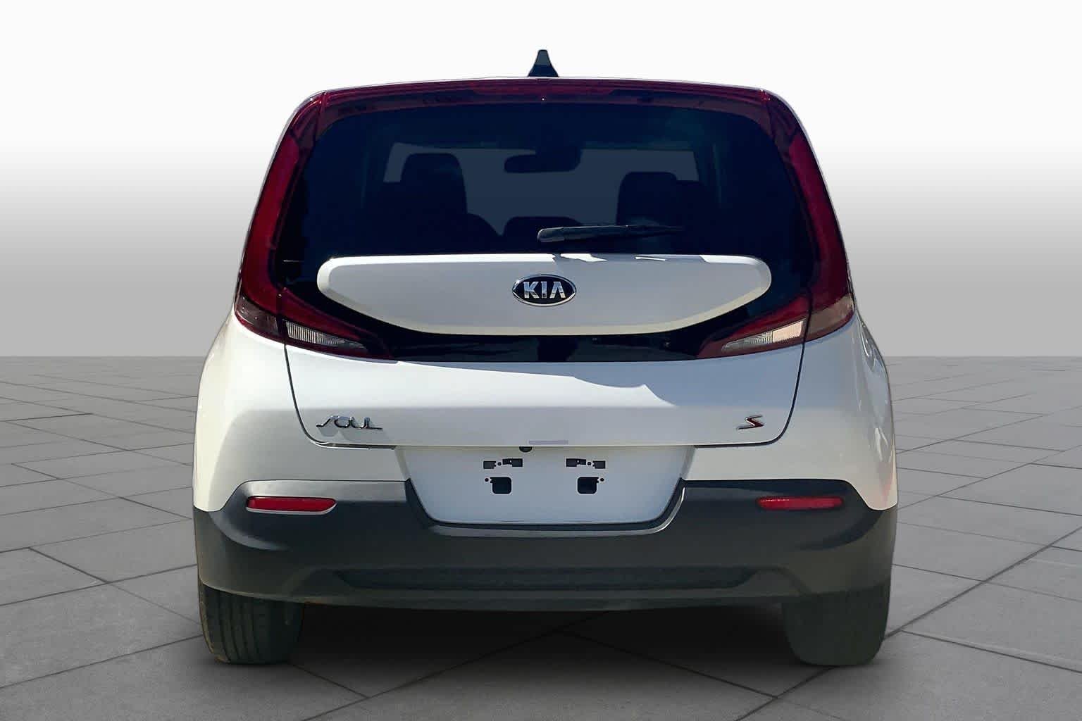 Used 2021 Snow White Pearl Kia S image 5
