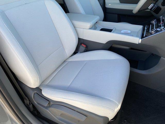 New 2026 Hampton Gray Hyundai SE FWD image 10