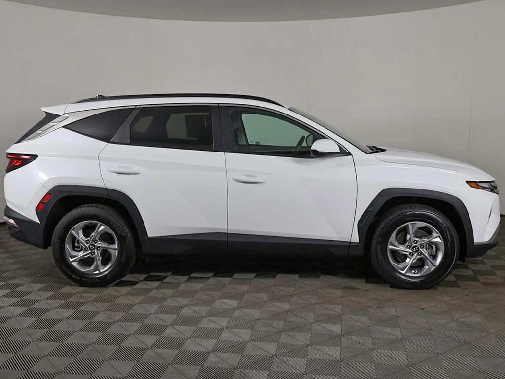 Used 2024 White Pearl Hyundai SEL image 17