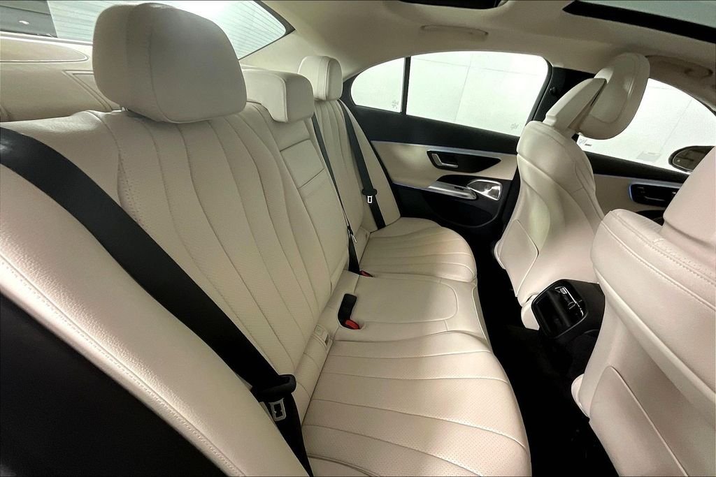 2026 Mercedes-Benz E-Class E350 - Photo 19