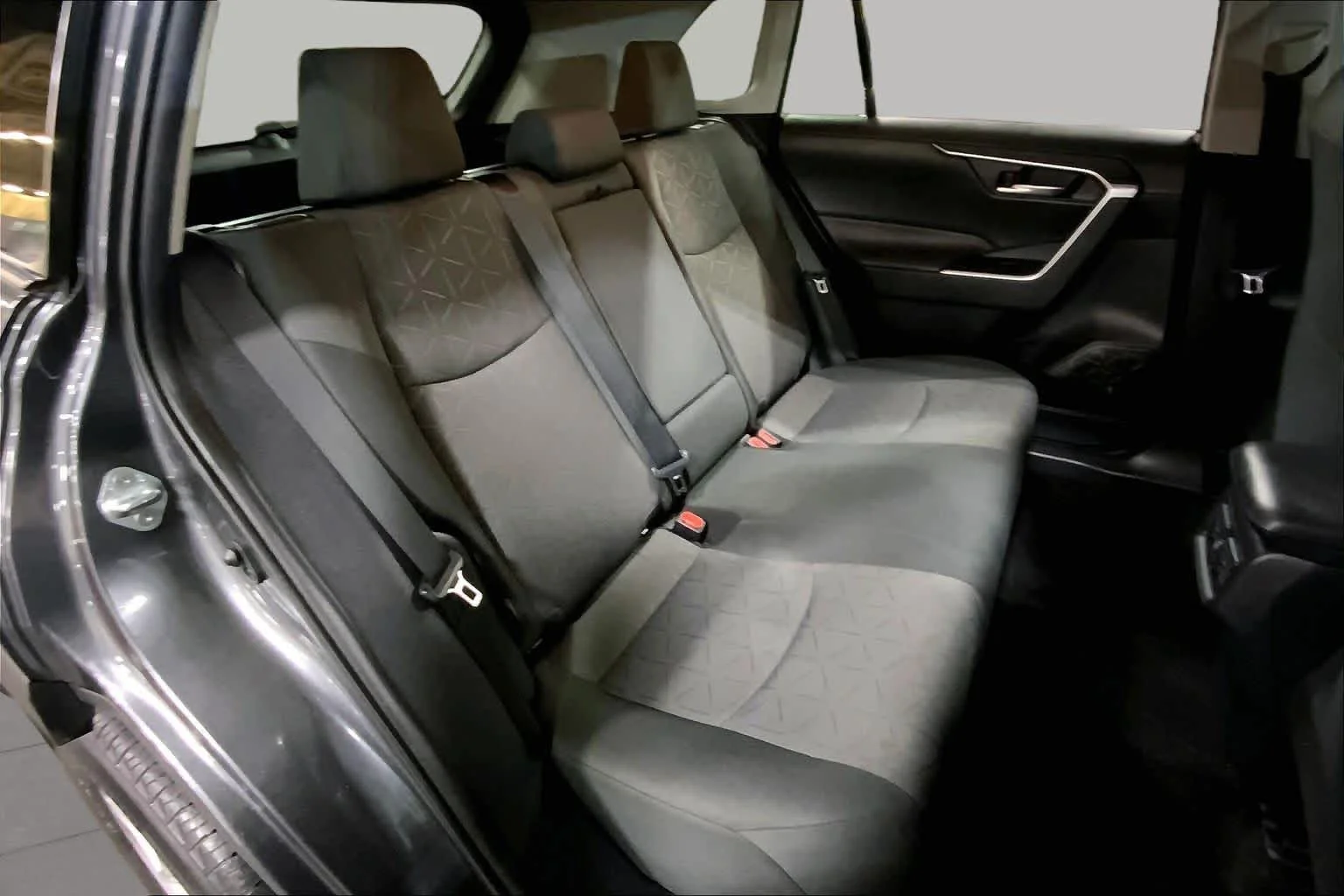 Used 2020 Magnetic Gray Metallic Toyota XLE image 20