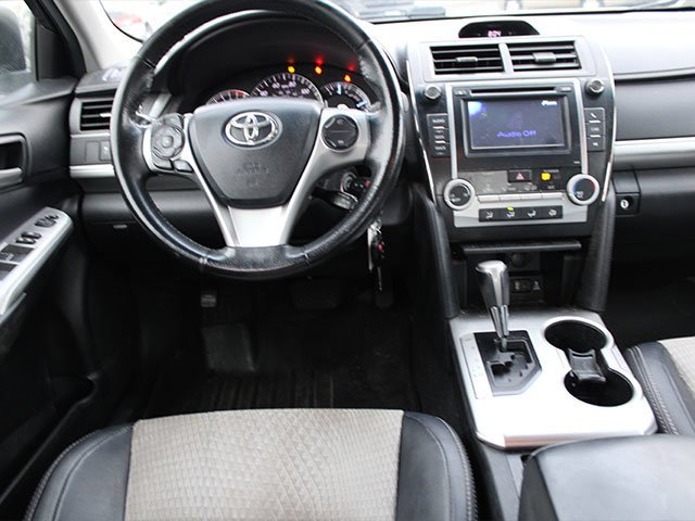 Used 2013 Super White Toyota SE image 10