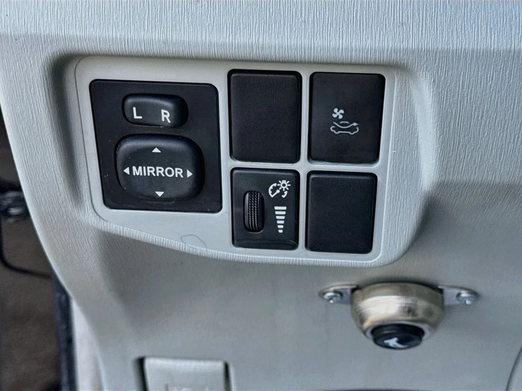 Used 2010 Red Toyota I image 10