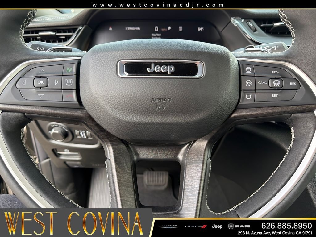 New 2026 Diamond Black Crystal Pearl-Coat Exterior Paint Jeep Altitude image 12