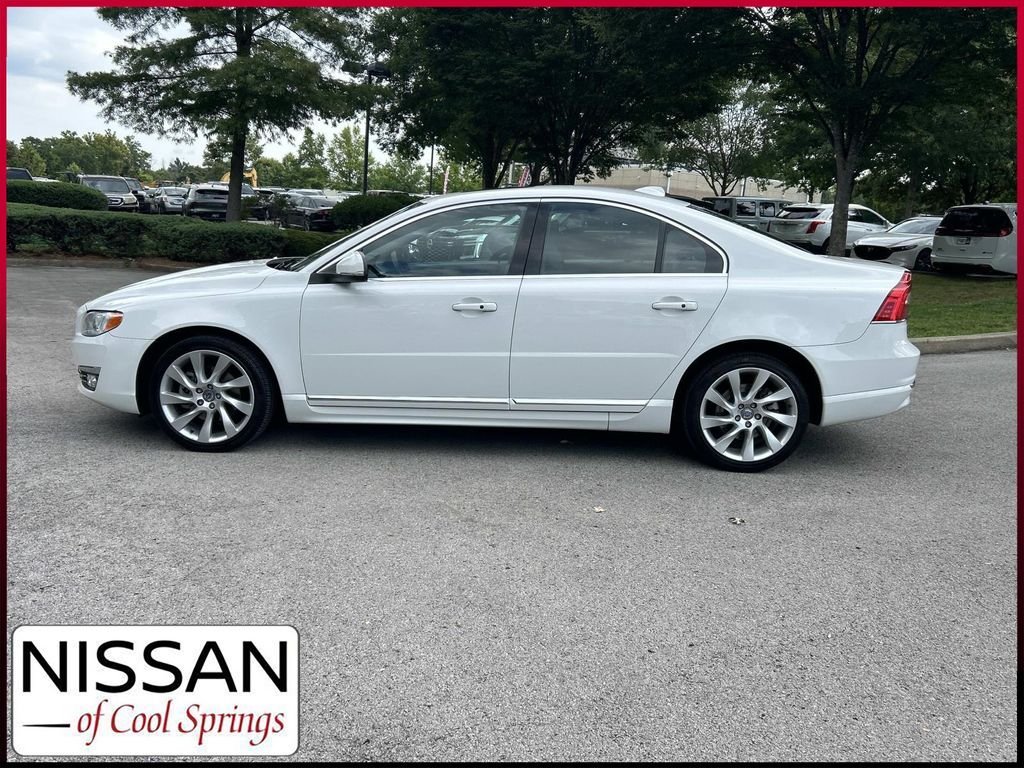 Used 2016 White Volvo T5 image 4
