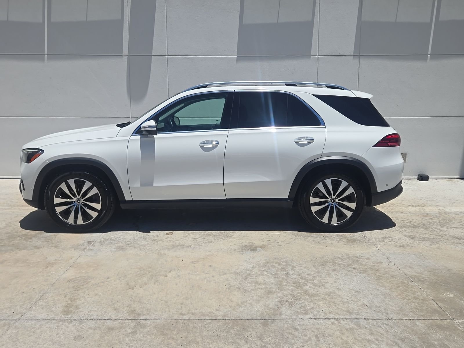 Certified Used 2025 White Mercedes-Benz GLE 350 image 3