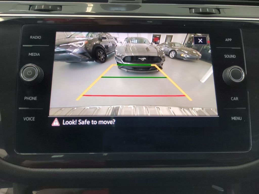 Used 2022  Volkswagen 2.0T SE R-Line Black image 26