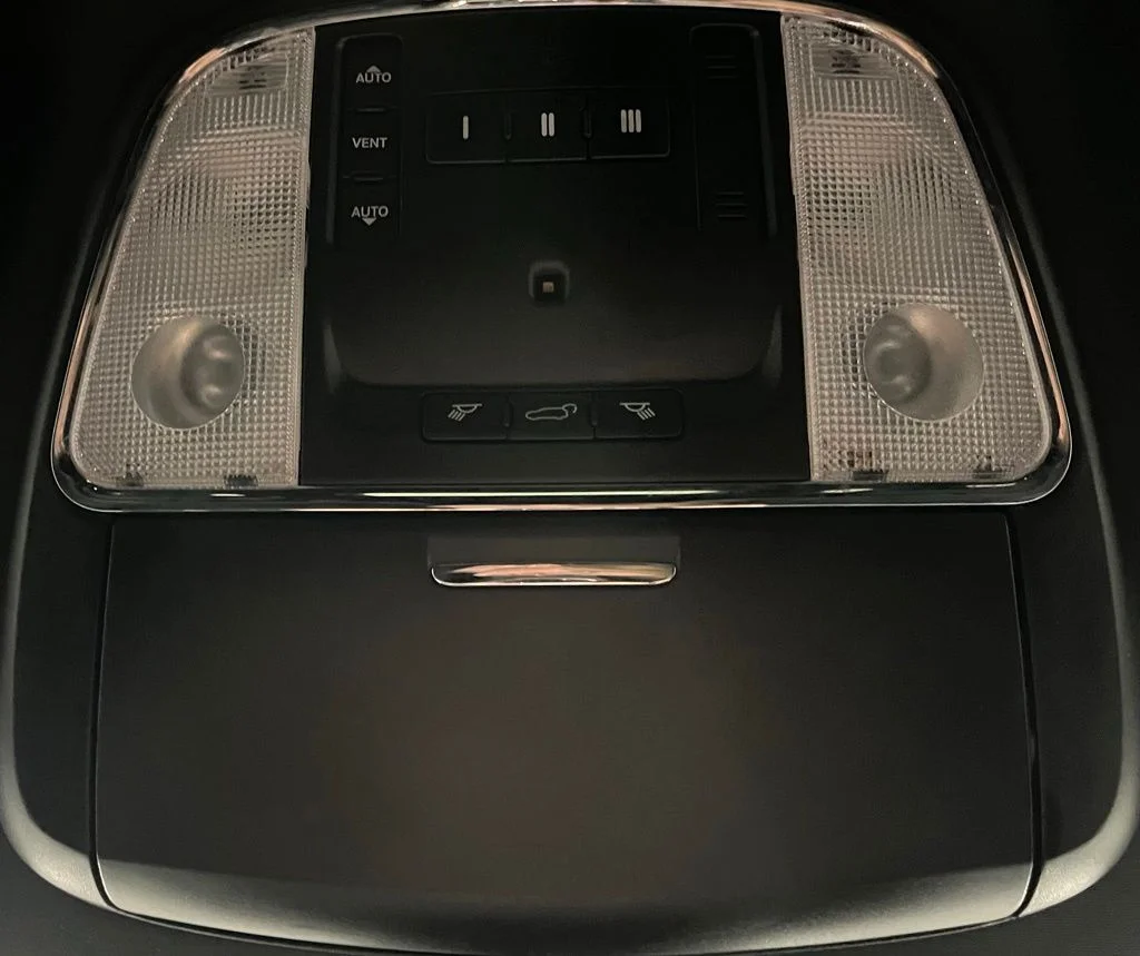 Used 2016 Gray Jeep Limited image 41