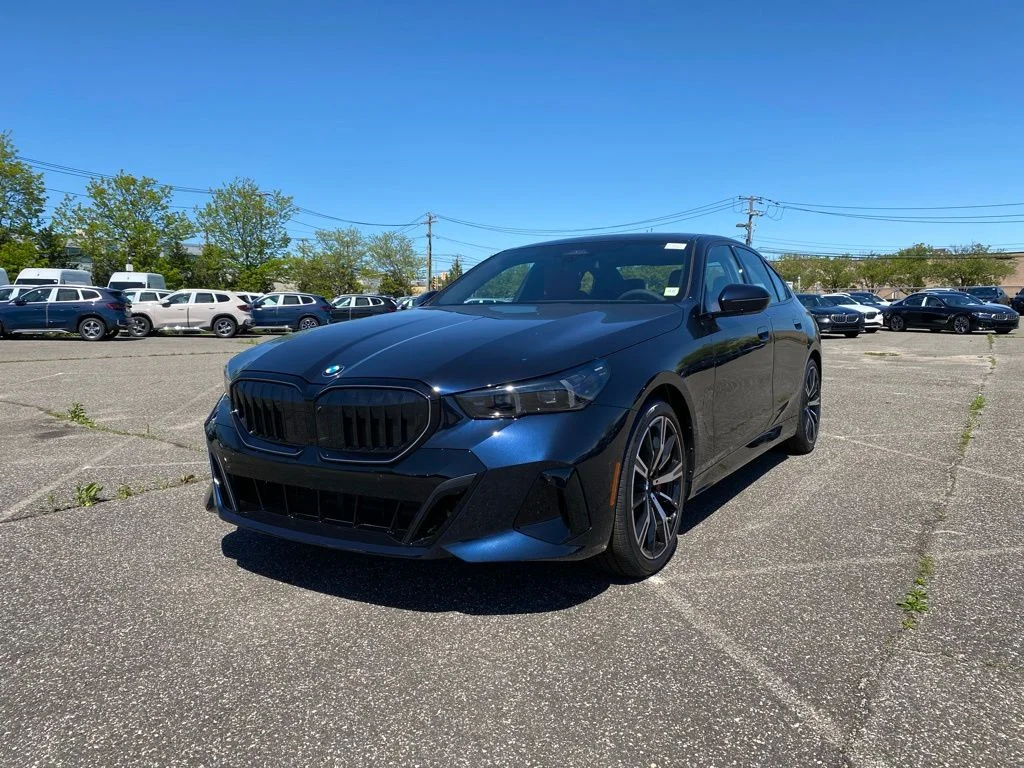 2027 BMW 5 Series 530i xDrive Sedan's photo